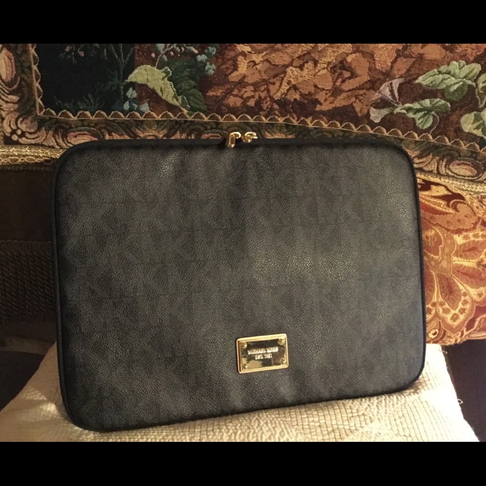 Michael Kors MacBook Laptop Case Sleeve Clutch